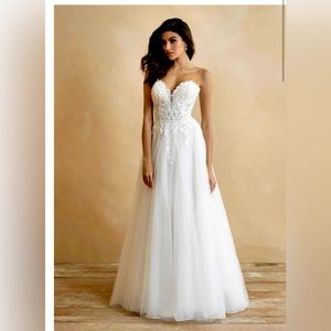 Wedding Dress Allure Romance Style 3310 Size 18